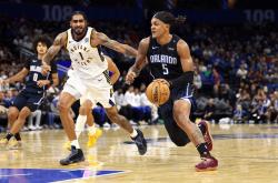 开云体育平台APP-NBA明星赛精彩绝伦，球星场上风采十足