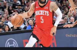 开云体育下载-快船完胜马刺，范弗利特带队取胜