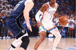 开云体育登录-步行者完胜太阳，拉文点燃赛场