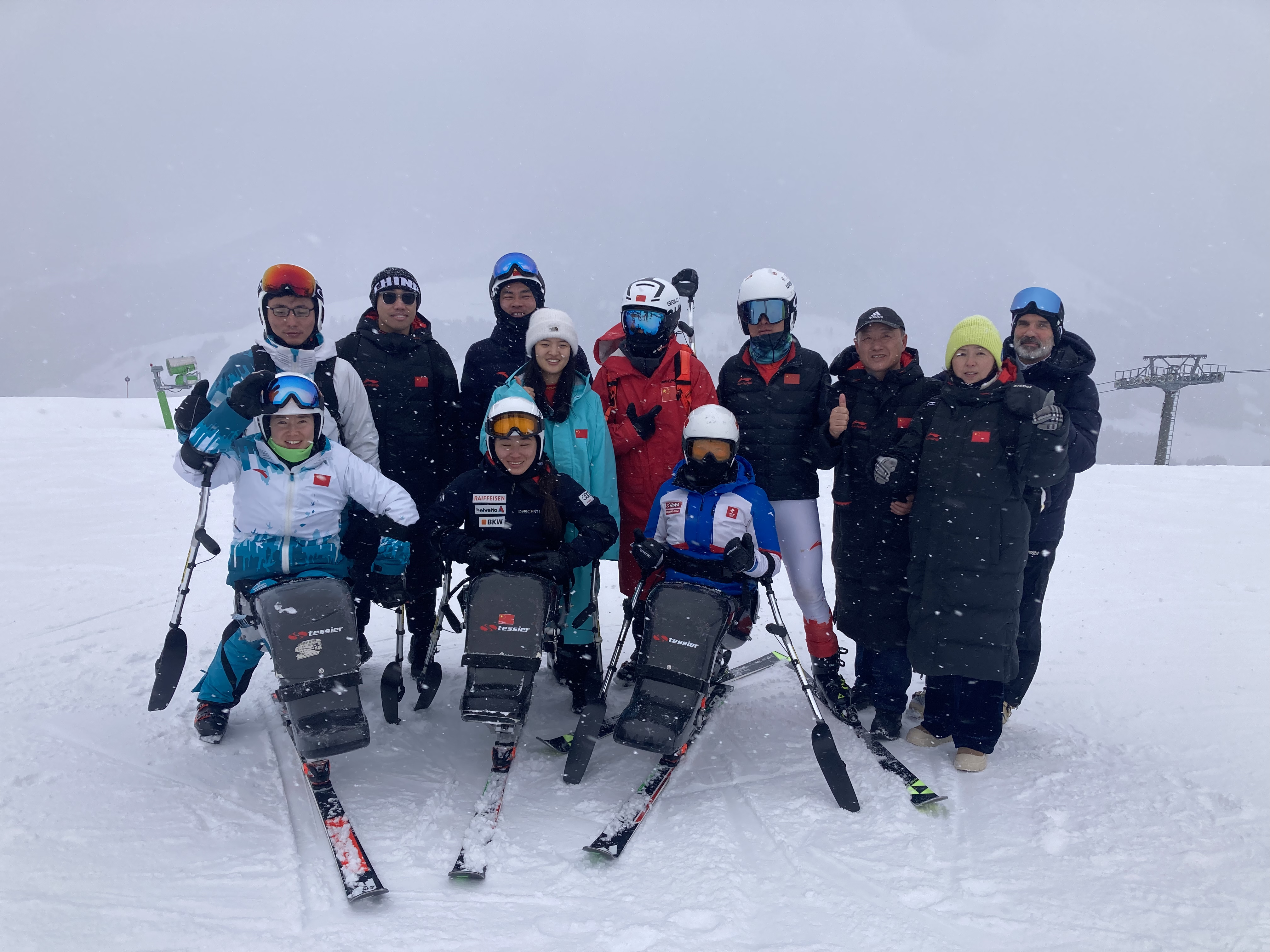 瑞士滑雪选手在高山滑雪项目中获奖