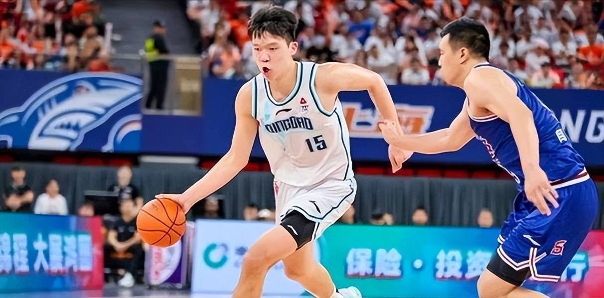 上海男篮队员状态低迷，需提振信心备战