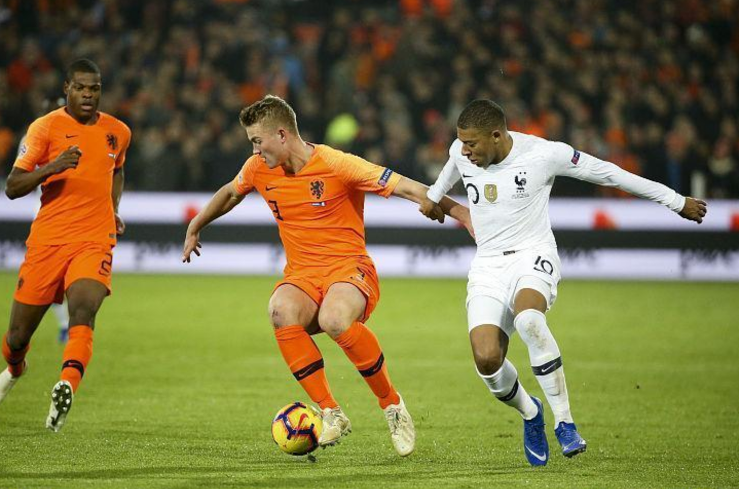 棒球赛事中巴萨战胜对手成功落败