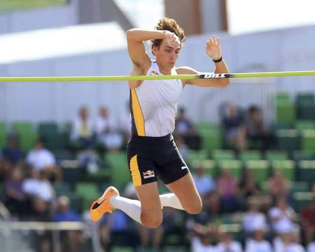 瑞典选手在田径项目中夺得金牌，敬业表现