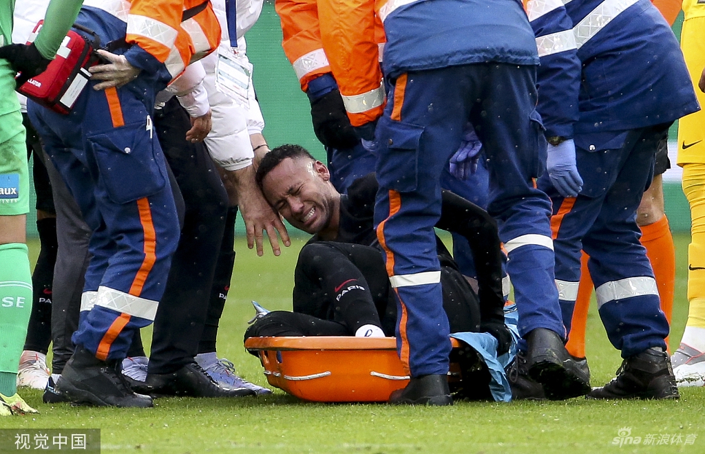 武术完成帽子戏法，法甲联赛争夺战白热化的简单介绍