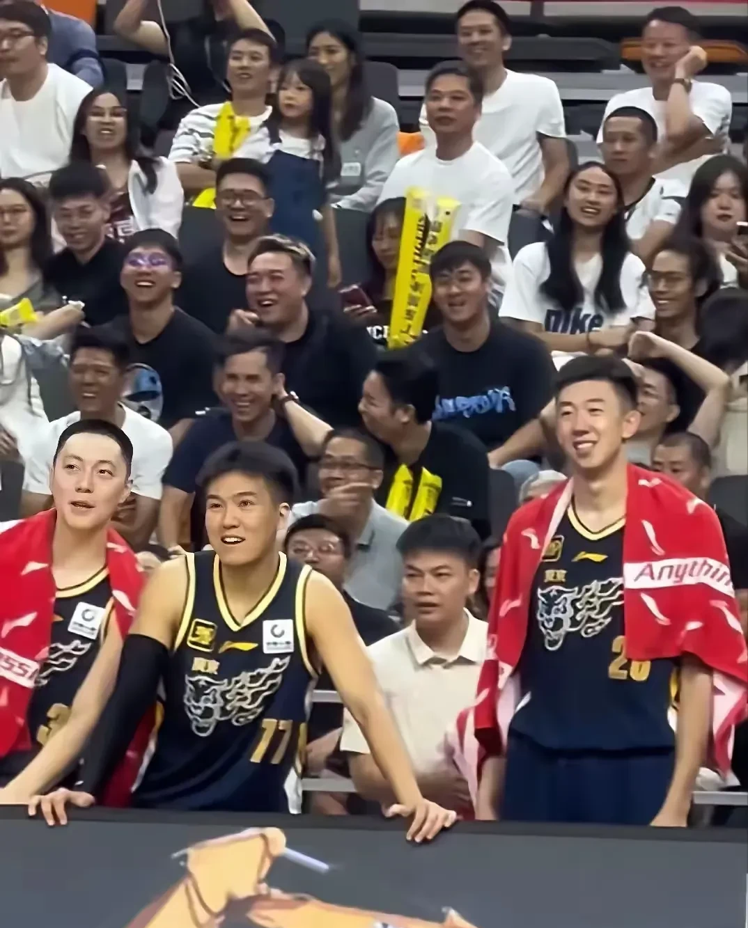 上海队完胜广东队，乔治点燃赛场