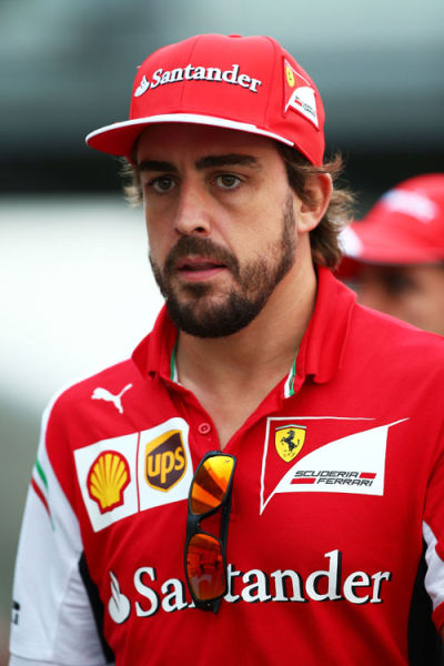 红牛二队力克迈凯伦，阿隆索点燃赛场